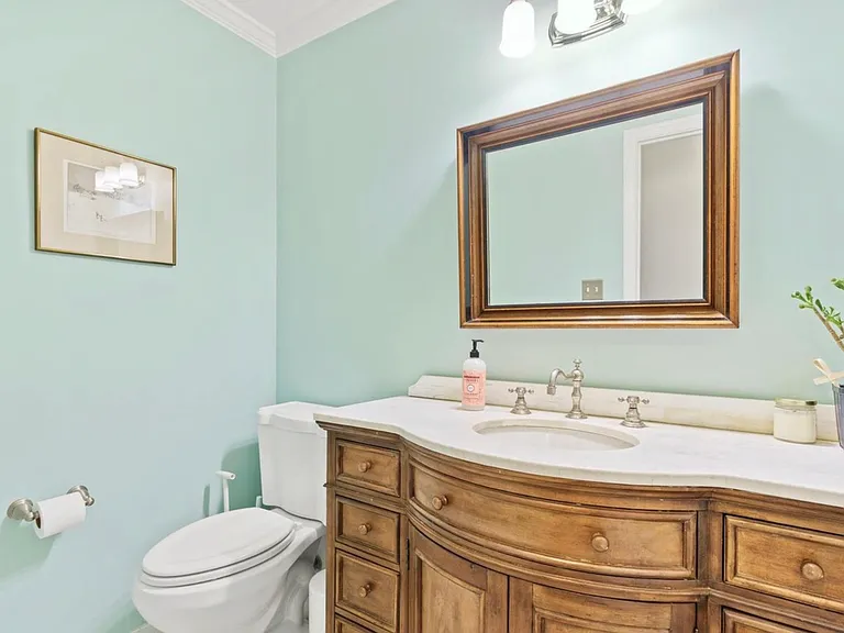 11002 Warwickshire Dr — Photo 14