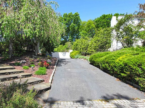 3rd image of 111 Nadia Ct