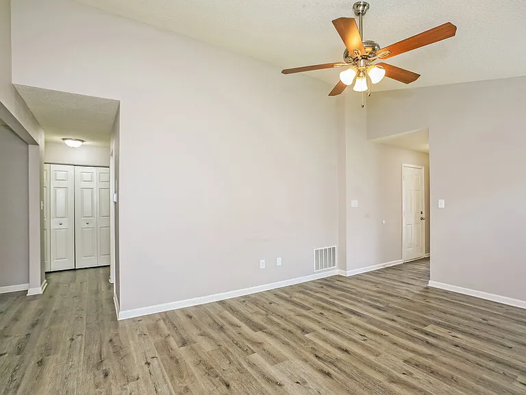 5614 Sweet River Dr — Photo 4