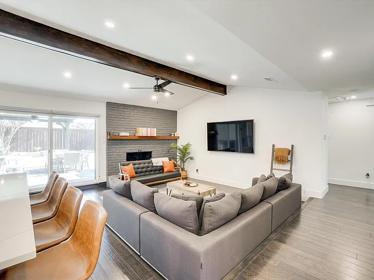 2605 Plateau Dr — Photo 6