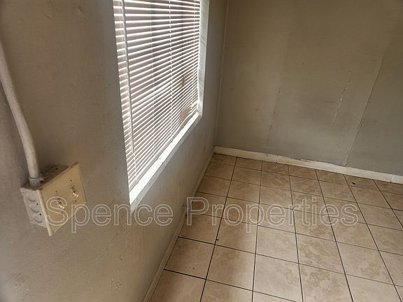 5th image of 564 James Lee Blvd W #143