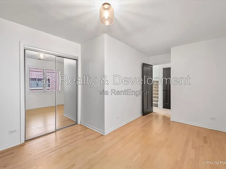 832 W Barry Ave #B — Photo 19