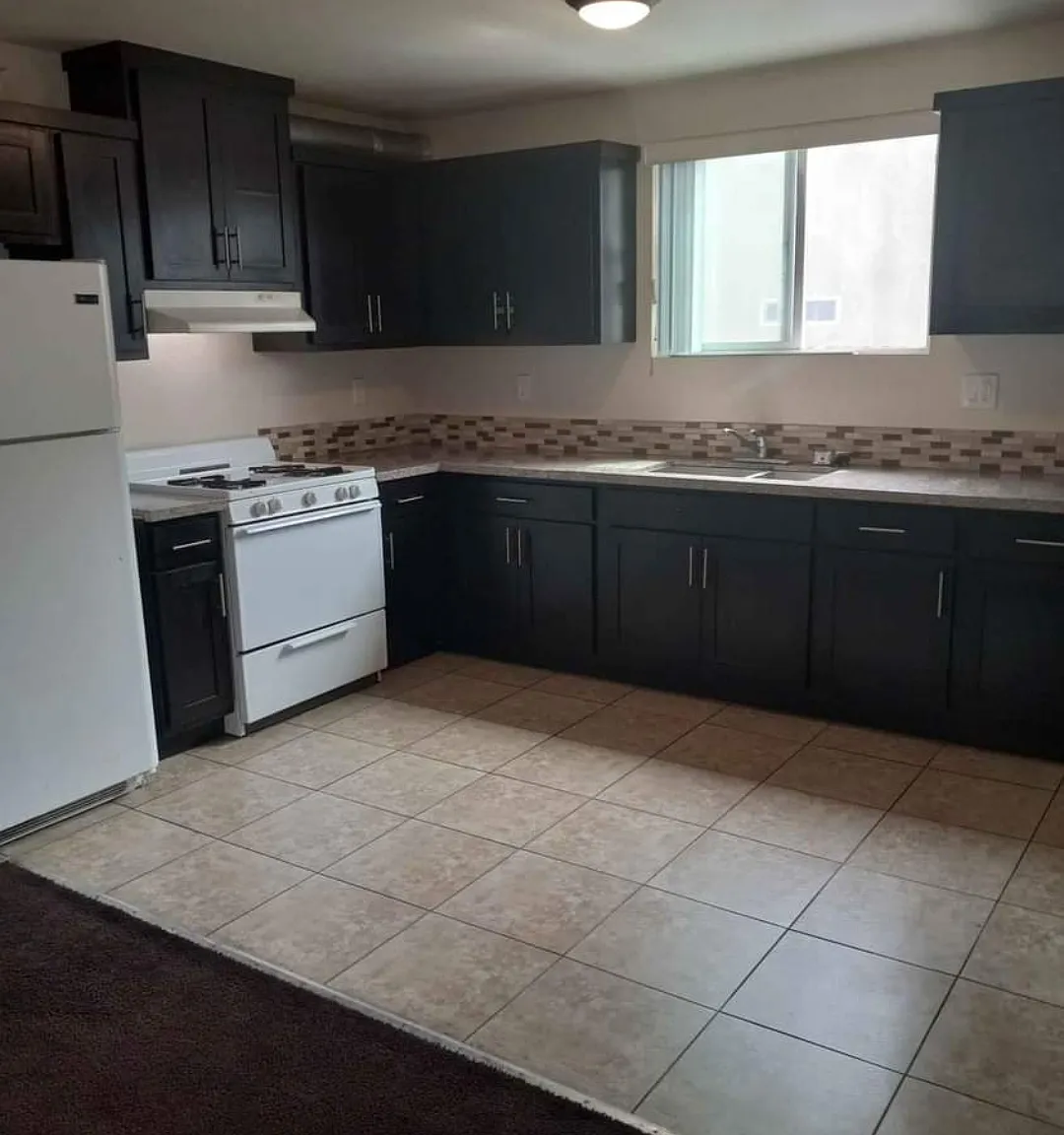 1 bed, 1700 sqft, $1,100 — Photo 1