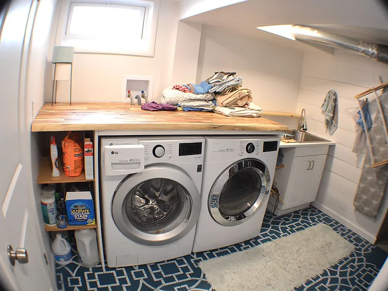 1425 E Zenith Ave — Photo 17