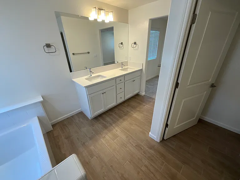 2053 N Wagon Ln — Photo 12