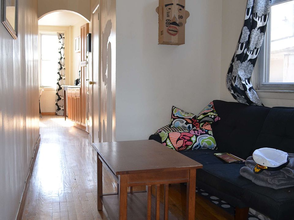 2nd image of 457 Graham Ave APT 2R