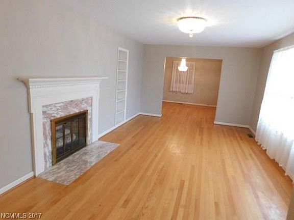 3rd image of 415 Overhill Dr