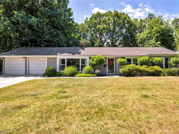 23111 Lincolnshire Dr, Bay Village, OH 44140