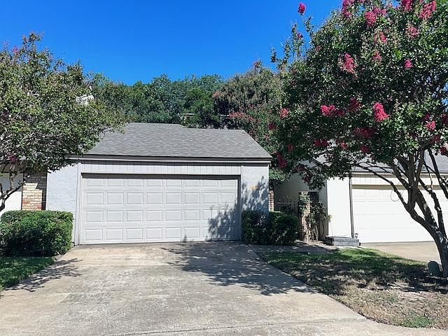 1st image of 4212 Village Oak Dr