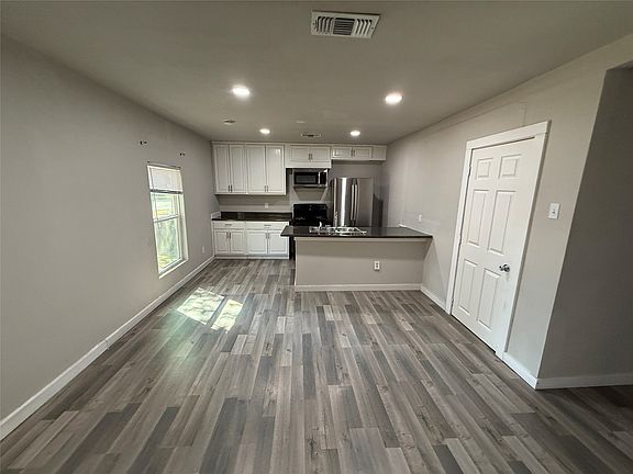 3rd image of 2826 McGee St