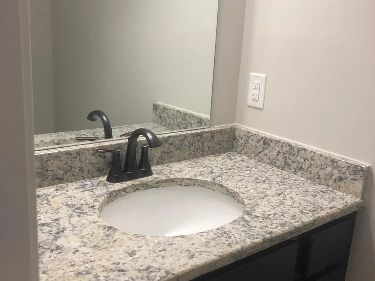 418 Berg Ct — Photo 12