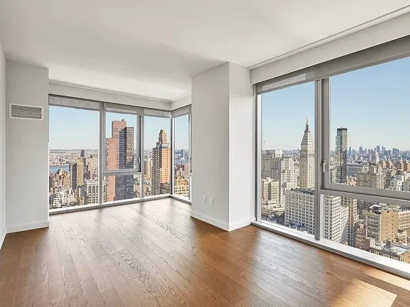 100 W 31st St, New York, NY