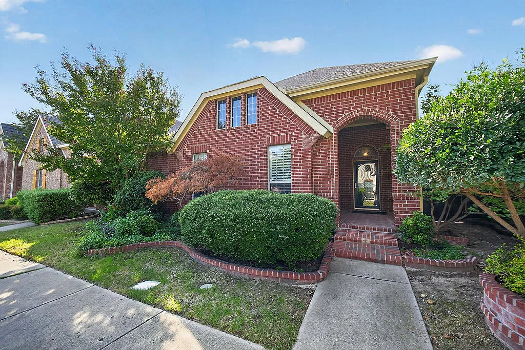 3 bed, 1896 sqft, $2,500 — Photo 2