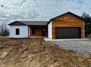780 Northern Acres Dr, Ladoga, IN