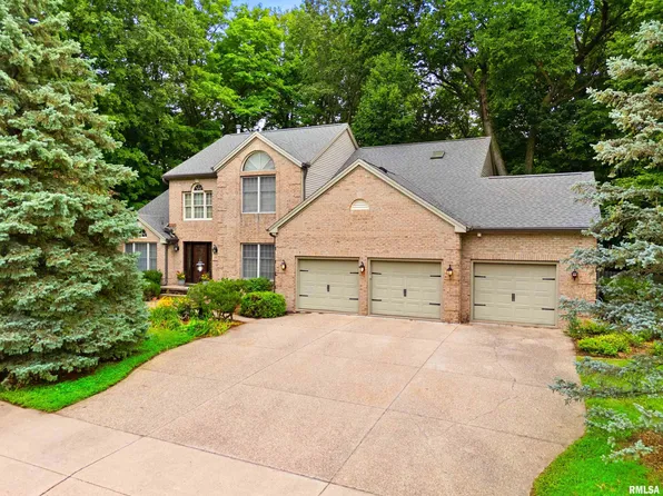 835 W Grand Oak Dr, Peoria, IL 61615