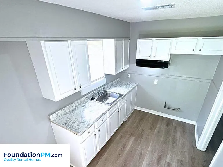 1748 Benning St — Photo 3