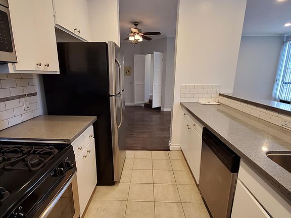 2nd image of 2107 N Beachwood Dr #209