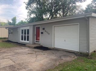 8720 Switzer St, Overland Park, KS 66214