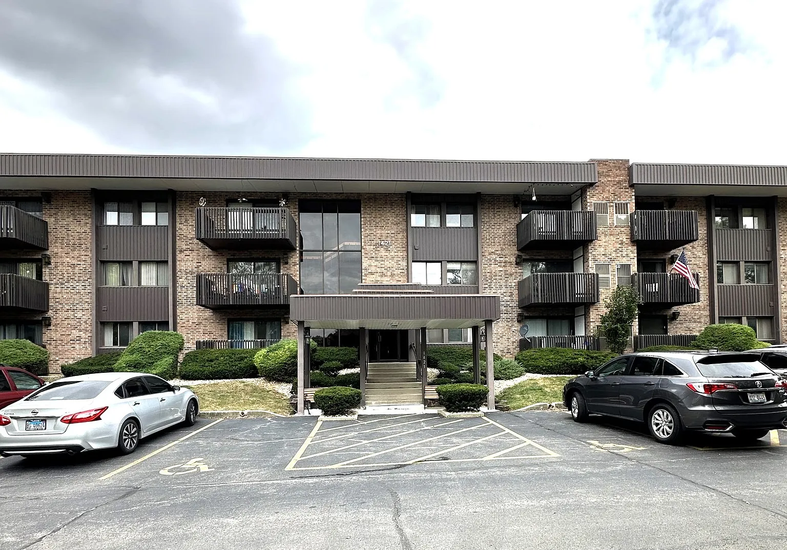 1421 Woodbridge Rd APT 1F photo 1