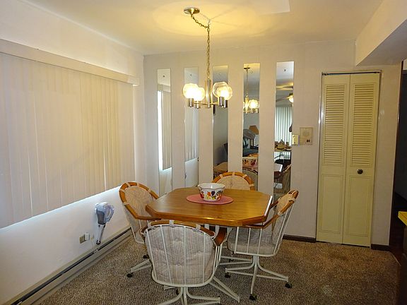 4th image of 6742 W 64th Pl APT 1W