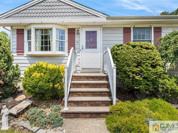 161 Woodland Ave, Fords, NJ 08863