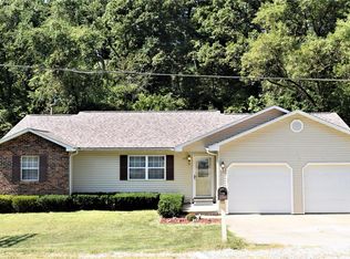 729 Dutch Hollow Rd, Belleville, IL 62223