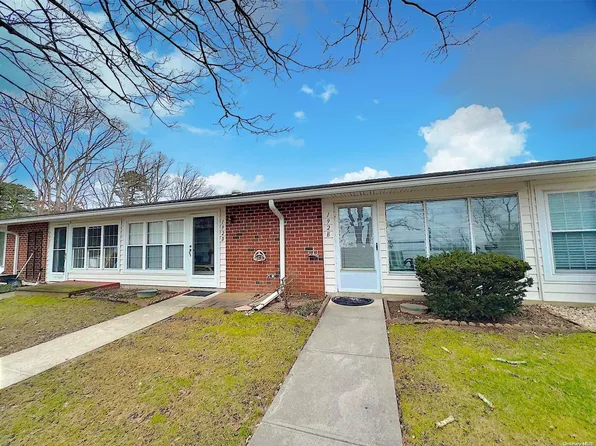 192 Ventry Court #E, Ridge, NY 11961