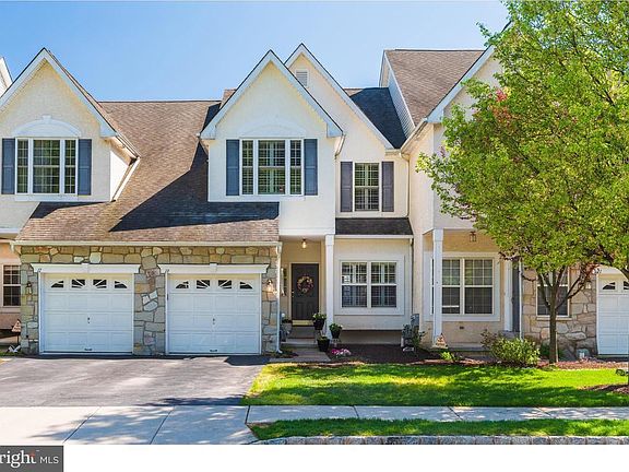 3rd image of 19 Kennedy Dr