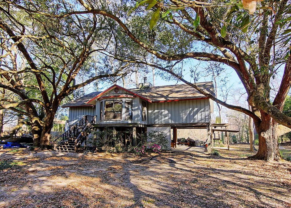 1st image of 2517 Riverview Dr