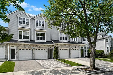 78 Sperry Place