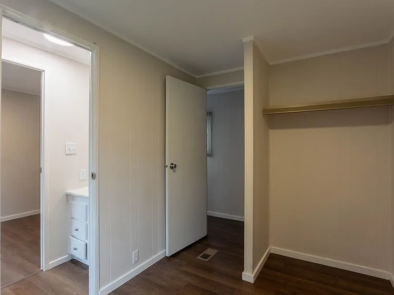 2907 N Howard St — Photo 10