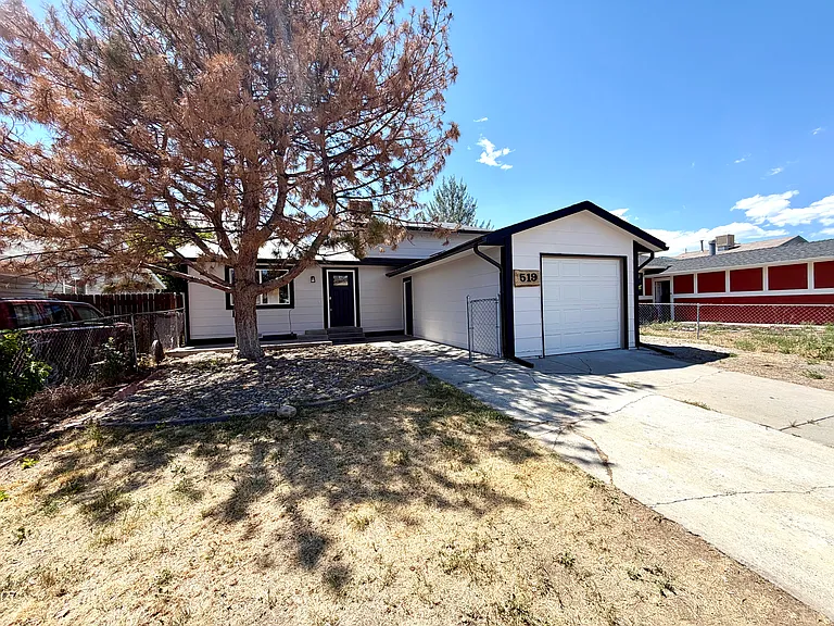 519 Garland St — Photo 1
