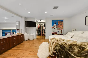 Sold by Bold New York