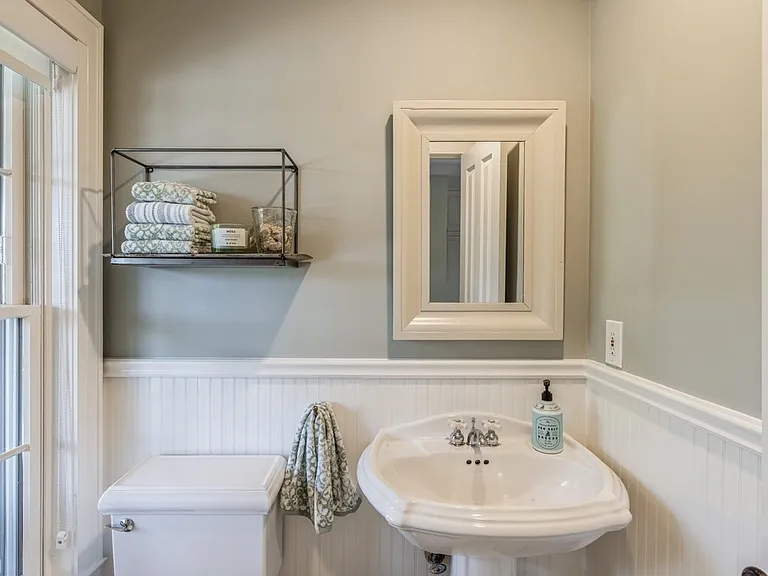 18 Cedar Dr — Photo 8
