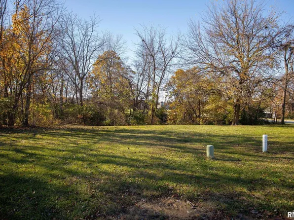 122 Susan Ct, East Peoria, IL 61611