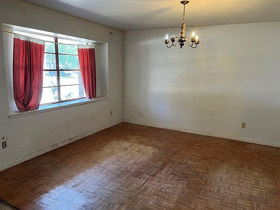 3rd image of 11415 Creekhurst Dr