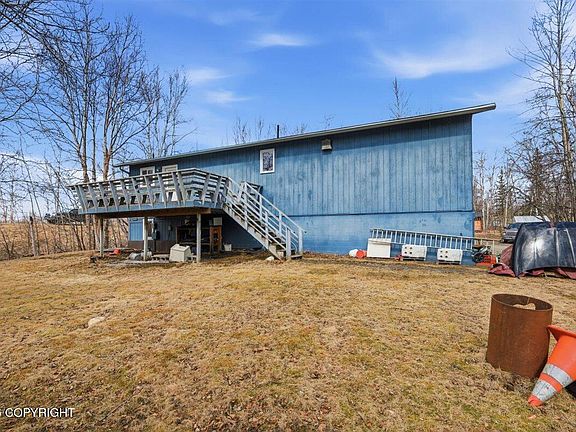 2nd image of 901 N Lucus Rd