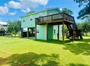 1025 14th St, San Leon, TX 77539