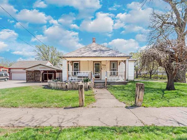 225 S Adams St, Junction City, KS 66441