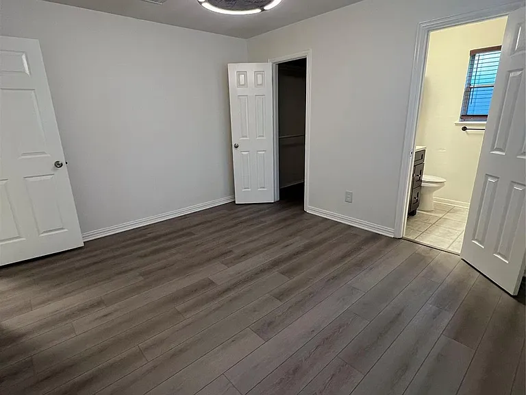 12818 Westella Dr — Photo 31