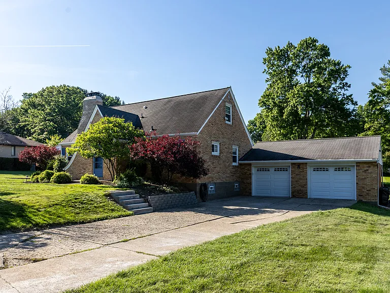 2 car garage with long driveway