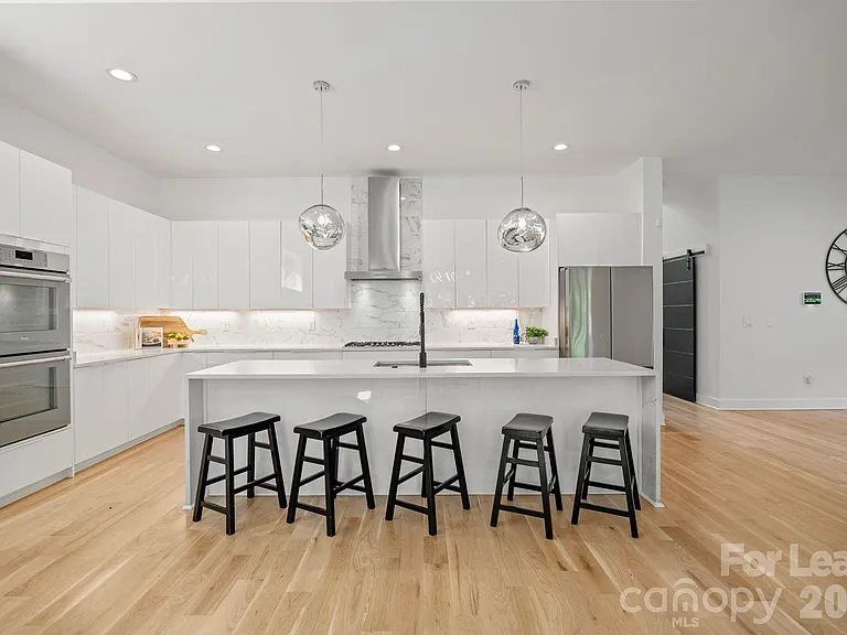 3008 Holt St — Photo 11