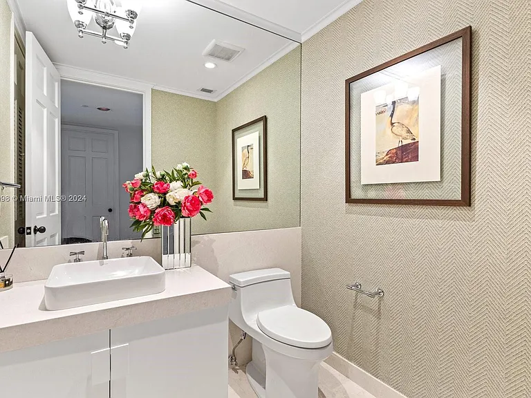 5221 Fisher Island Dr #5221 — Photo 29