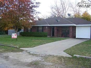 1st image of 501 W Ikard St
