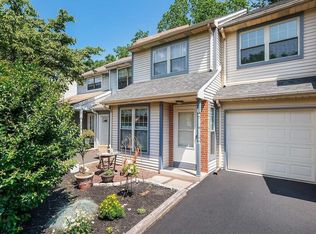 2 E Ridge Mews, Newtown, PA 18940