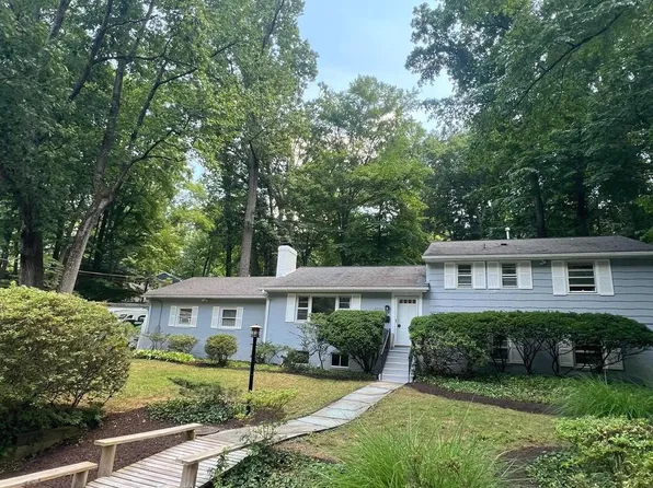 6501 Lakeview Dr, Falls Church, VA 22041
