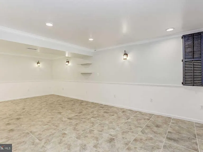 2 New Market Ct — Photo 16