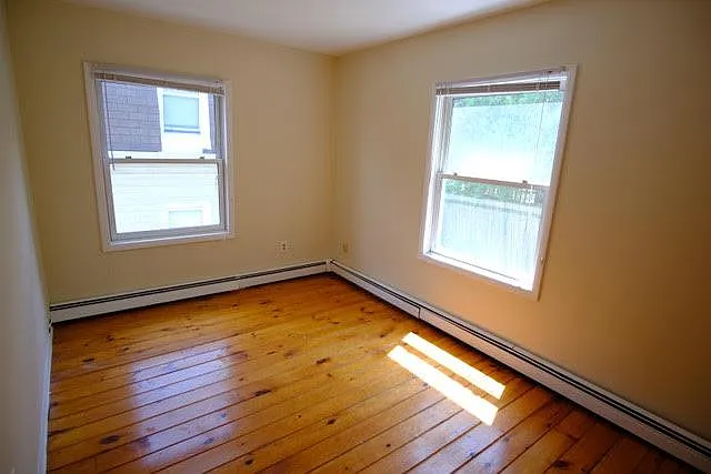 3 bed, 1.5 bath, 1300 sqft, $3,800 — Photo 4