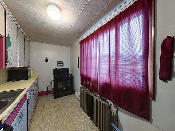 2nd image of 316 Wood St