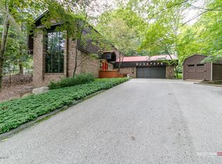 300 Woodside Dr, Grand Haven, MI 49417